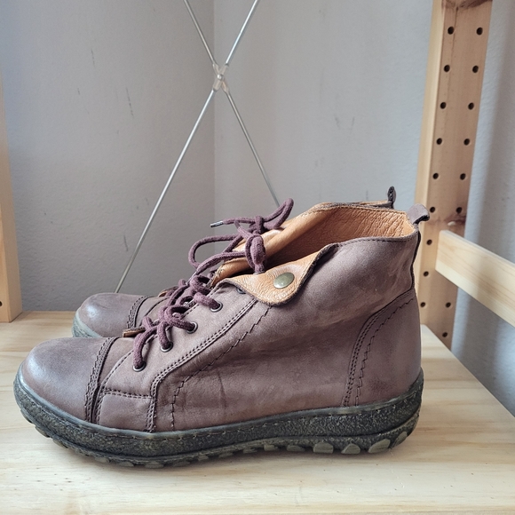 NWOT Italia 1041 Kiki Mid Brown Distressed Leather Boots 37 - Picture 3 of 11